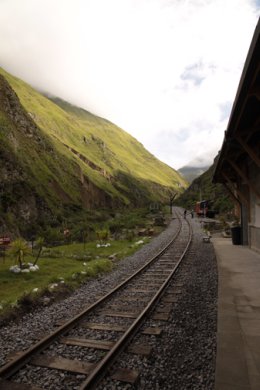 Ecuador_Rail_tracks.jpg