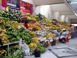 Quito_Fruit__Vege_Market.jpg
